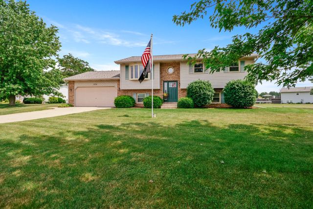 302 Elkwood Court, Valparaiso, IN 46383