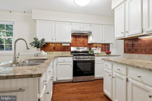 1913 AUBREY PLACE CT, Vienna, VA 22182
