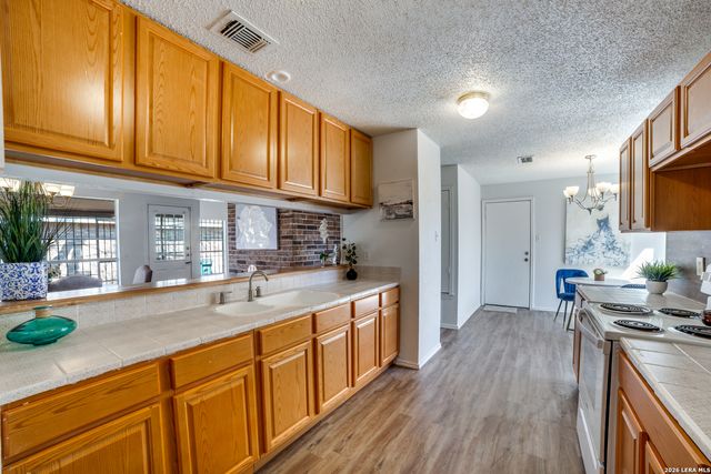 9502 Woodland, San Antonio, TX 78250