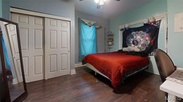9421 Holtwood Road, St Louis, MO 63114