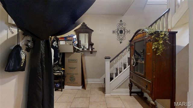9421 Holtwood Road, St Louis, MO 63114
