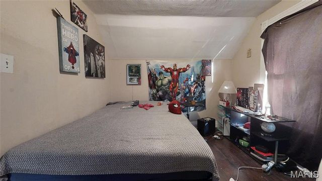 9421 Holtwood Road, St Louis, MO 63114