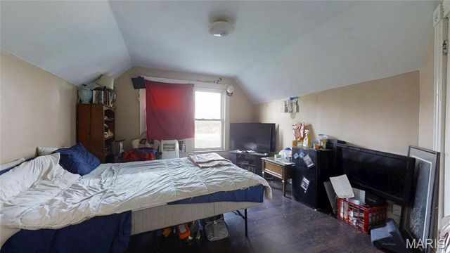 9421 Holtwood Road, St Louis, MO 63114