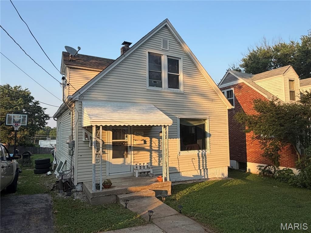 9421 Holtwood Road, St Louis, MO 63114