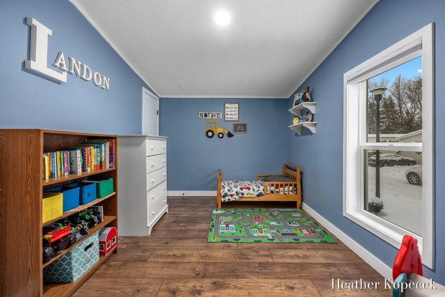 10664 Aquarius Drive, Rockford, MI 49341