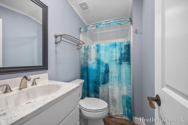 10664 Aquarius Drive, Rockford, MI 49341