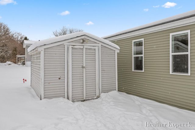 10664 Aquarius Drive, Rockford, MI 49341