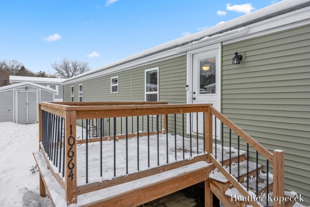10664 Aquarius Drive, Rockford, MI 49341