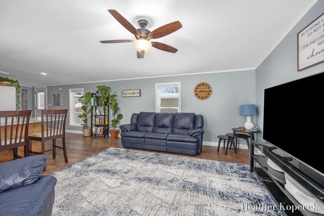 10664 Aquarius Drive, Rockford, MI 49341