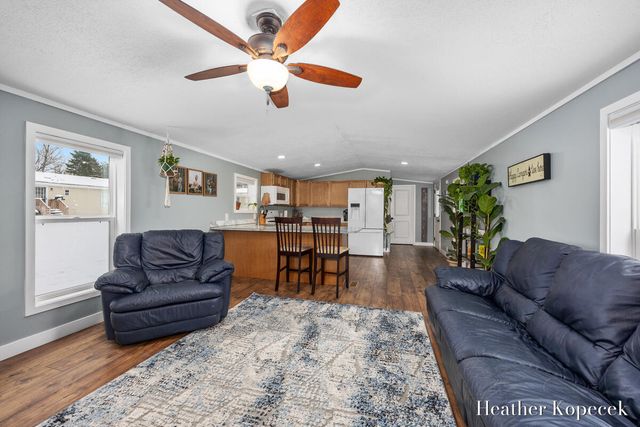 10664 Aquarius Drive, Rockford, MI 49341