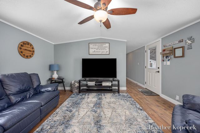 10664 Aquarius Drive, Rockford, MI 49341