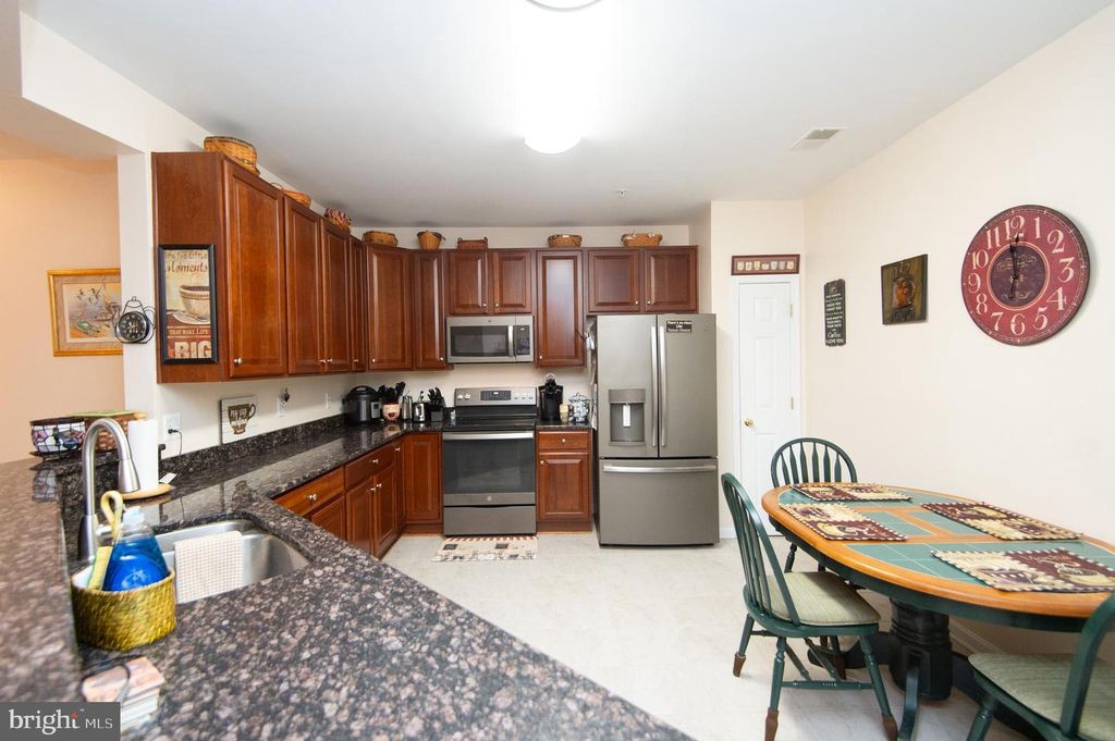 Image 14 of property listing at 700 CATTAIL CV #212, Cambridge, MD 21613