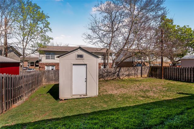 1002 Copperas BND, Caldwell, TX 77836
