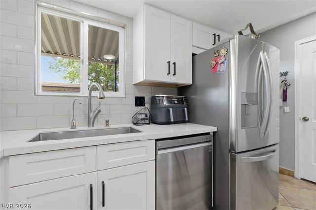 6233 West Washington Avenue, Las Vegas, NV 89107