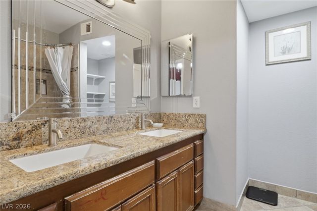 6233 West Washington Avenue, Las Vegas, NV 89107
