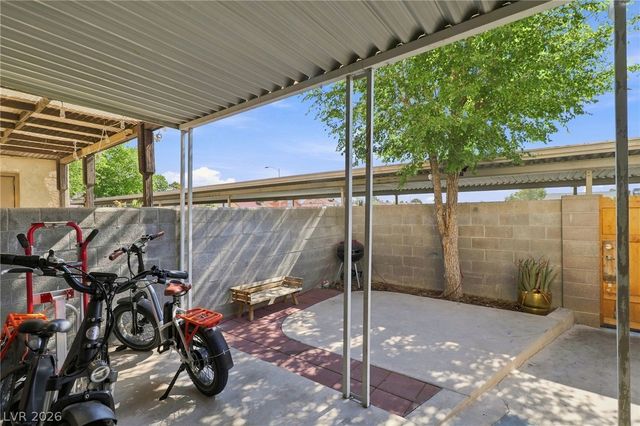 6233 West Washington Avenue, Las Vegas, NV 89107