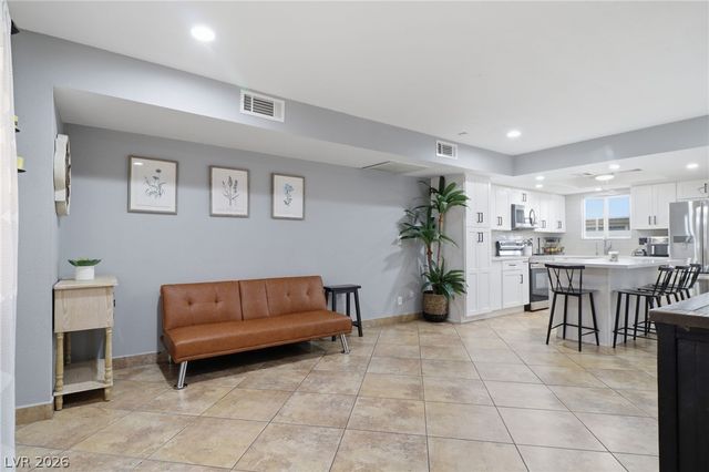 6233 West Washington Avenue, Las Vegas, NV 89107