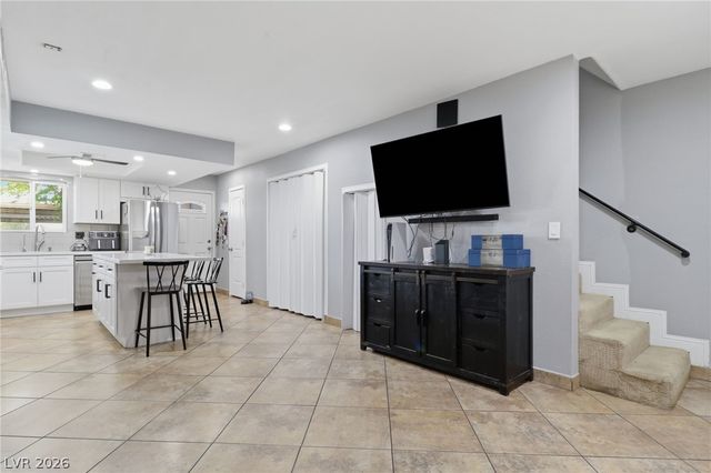 6233 West Washington Avenue, Las Vegas, NV 89107
