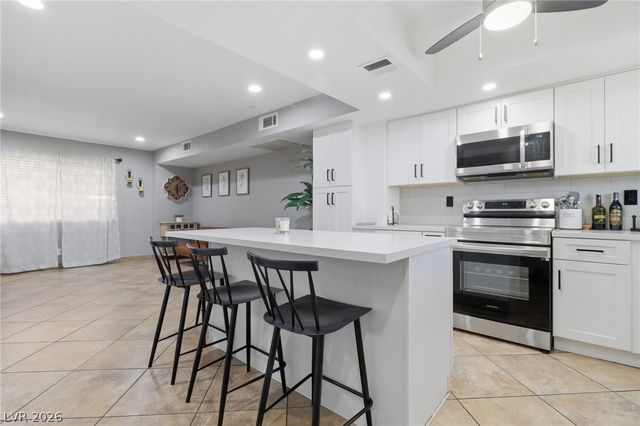 6233 West Washington Avenue, Las Vegas, NV 89107