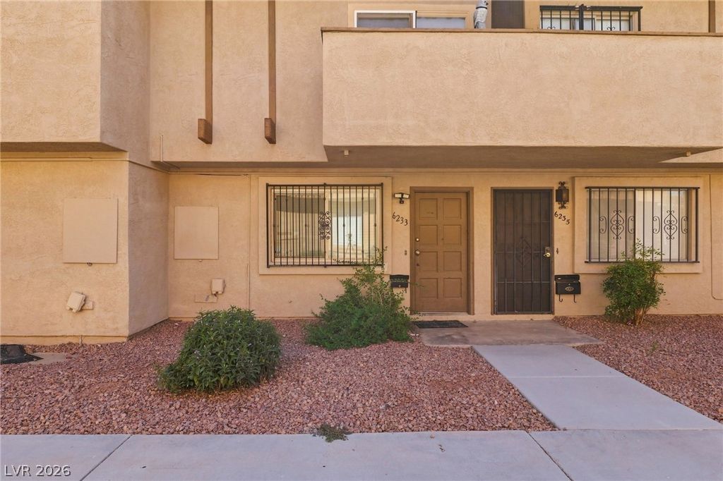 6233 West Washington Avenue, Las Vegas, NV 89107