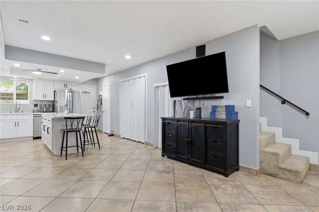 6233 West Washington Avenue, Las Vegas, NV 89107 — photo 5