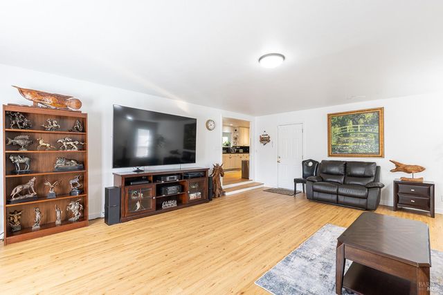 1717 Olympia Ct, Napa, CA 94558