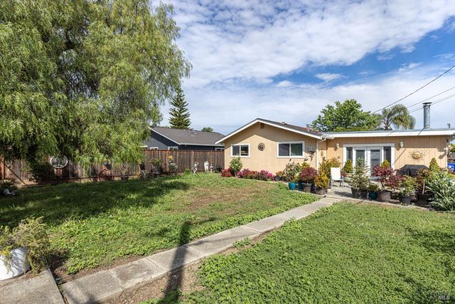 1717 Olympia Ct, Napa, CA 94558