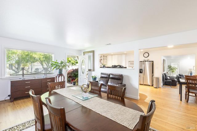 1717 Olympia Ct, Napa, CA 94558