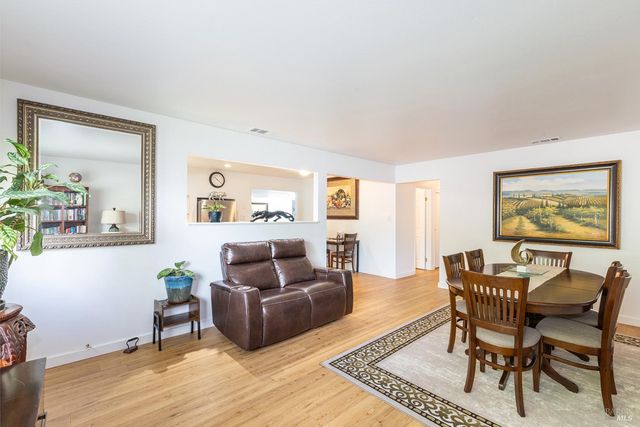 1717 Olympia Ct, Napa, CA 94558