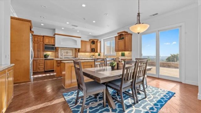 752 Valparaiso Drive, Claremont, CA 91711