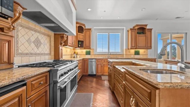 752 Valparaiso Drive, Claremont, CA 91711