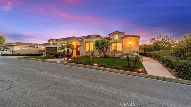 752 Valparaiso Drive, Claremont, CA 91711