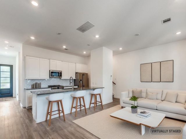 4727 Glen Isle Drive, Houston, TX 77009