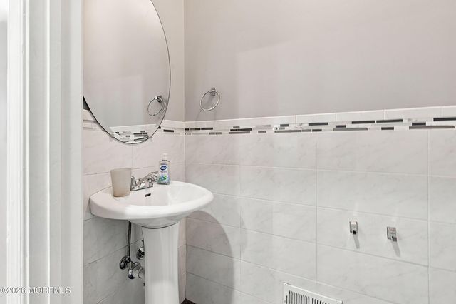 10 Rivka Lane, Lakewood, NJ 08701