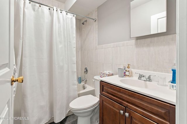 10 Rivka Lane, Lakewood, NJ 08701