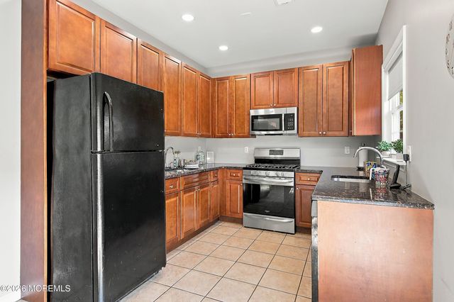 10 Rivka Lane, Lakewood, NJ 08701