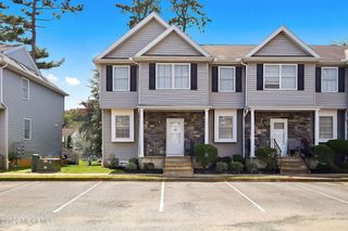 10 Rivka Lane, Lakewood, NJ 08701