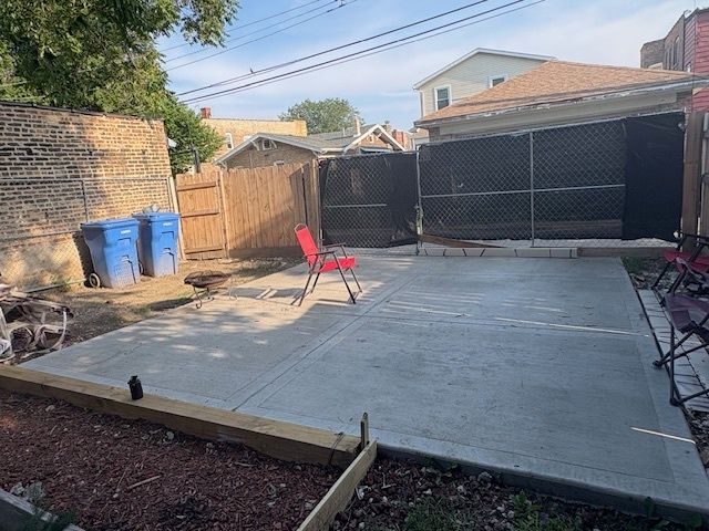 5521 W Potomac Avenue, Chicago, IL 60651