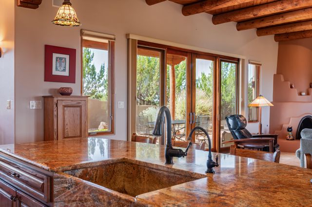 1 Dream Catcher Trail, Placitas, NM 87043