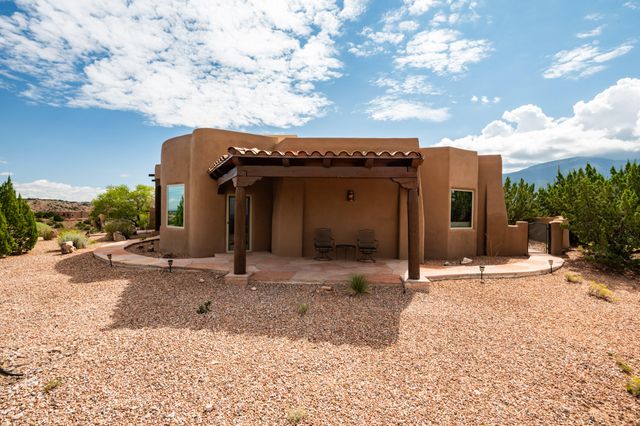 1 Dream Catcher Trail, Placitas, NM 87043