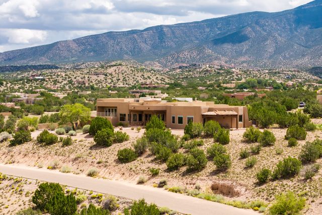 1 Dream Catcher Trail, Placitas, NM 87043