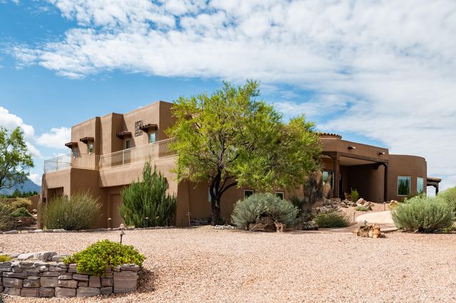 1 Dream Catcher Trail, Placitas, NM 87043