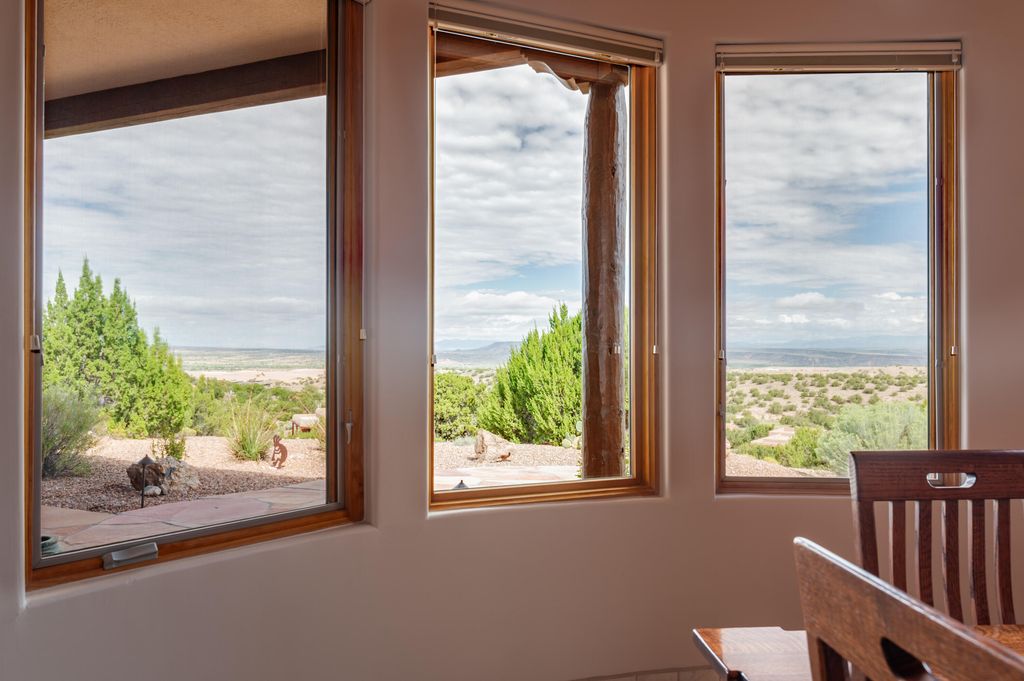 Image 35 of property listing at 1 Dream Catcher Trail, Placitas, NM 87043
