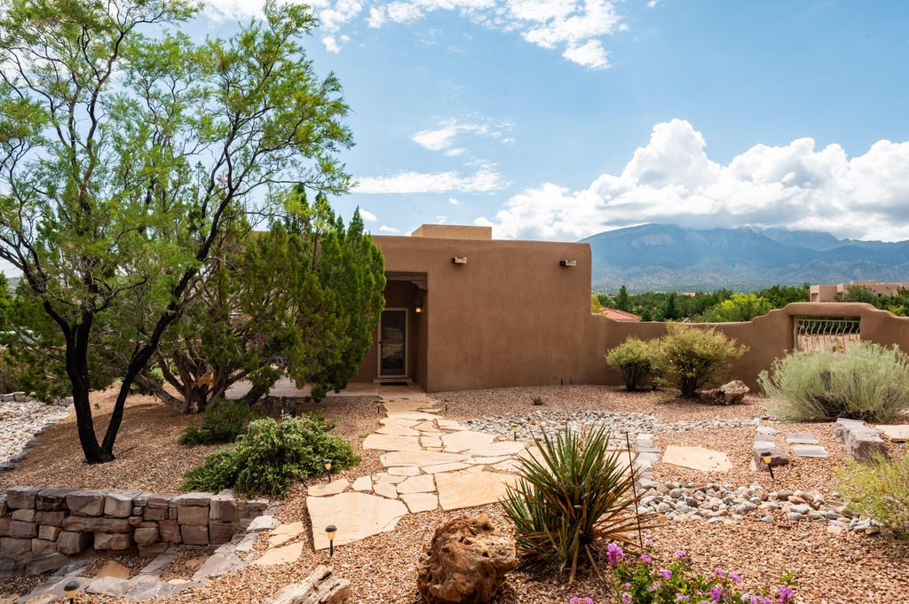 Image 42 of property listing at 1 Dream Catcher Trail, Placitas, NM 87043