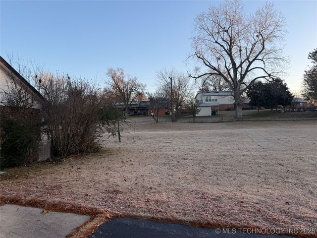 8335 S 36th West Avenue, Tulsa, OK 74132