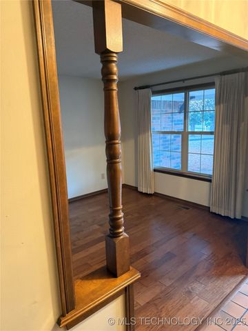 8335 S 36th West Avenue, Tulsa, OK 74132