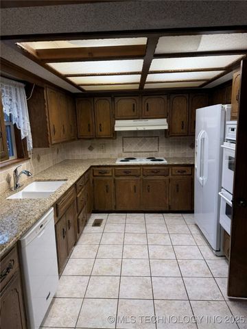 8335 S 36th West Avenue, Tulsa, OK 74132