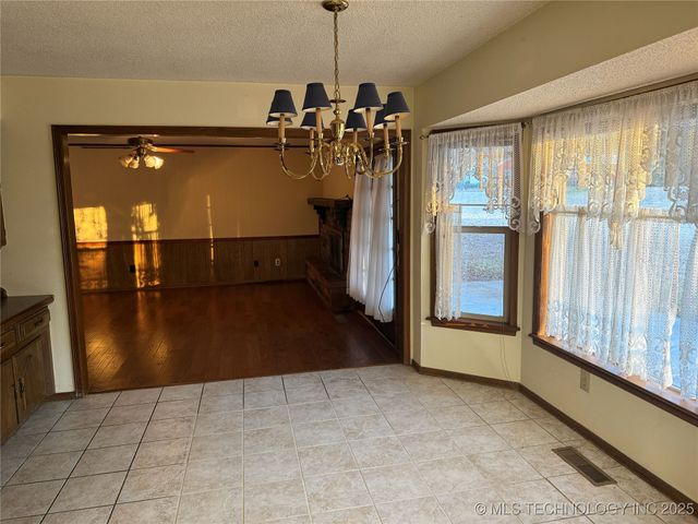 8335 S 36th West Avenue, Tulsa, OK 74132