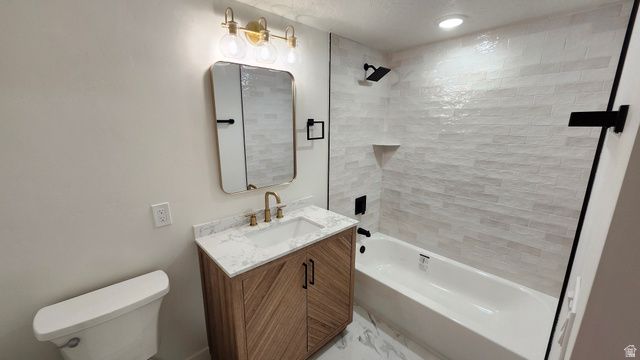 8492 S MESA DR, Sandy, UT 84093