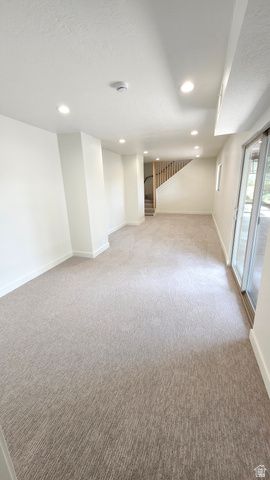 8492 S MESA DR, Sandy, UT 84093